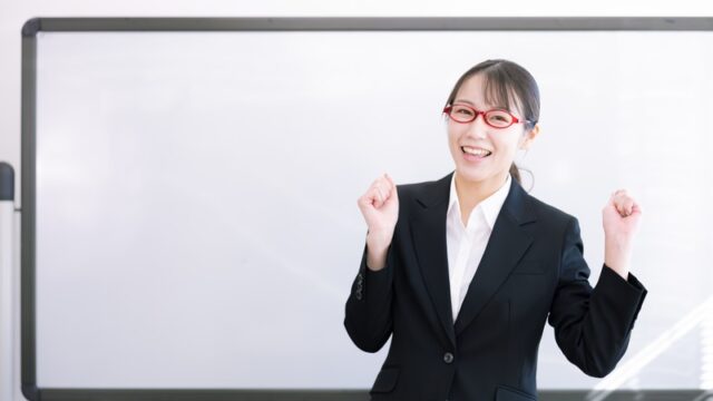 お勧めする女性